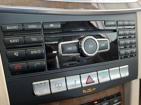 Used 2014 Mercedes-Benz E 350 4MATIC Sedan image 20