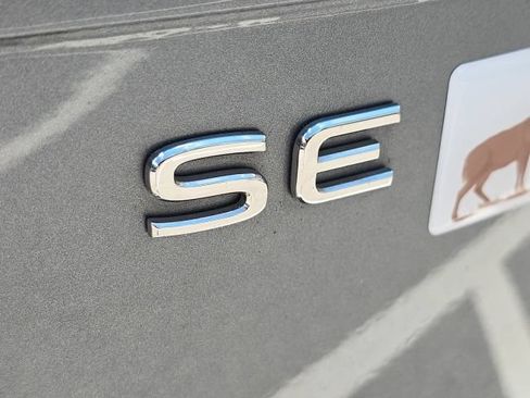 Used 2022 Volkswagen Tiguan SE R-Line AWD/4WD image 9