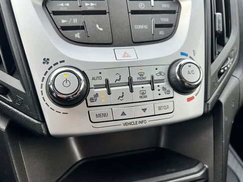 Used 2017 Chevrolet Equinox LT w/ Convenience Package image 26