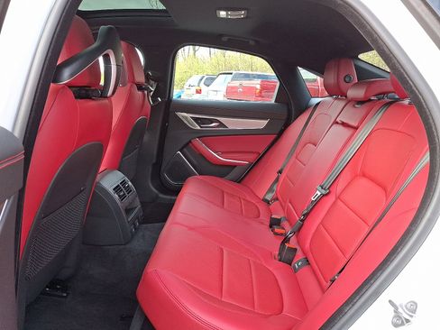 Certified 2024 Jaguar XF R-Dynamic SE image 4