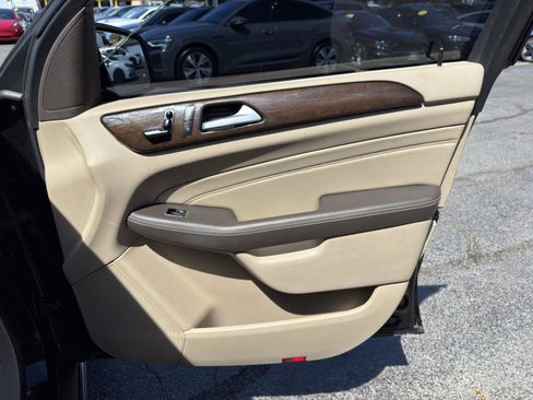 Used 2015 Mercedes-Benz ML 350 2WD w/ Premium 1 Package image 38