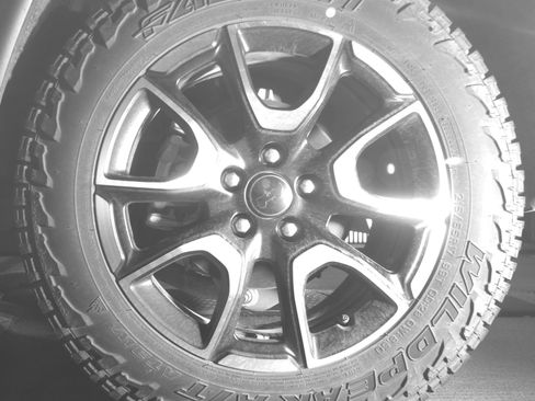 Used 2025 Jeep Compass Trailhawk image 14