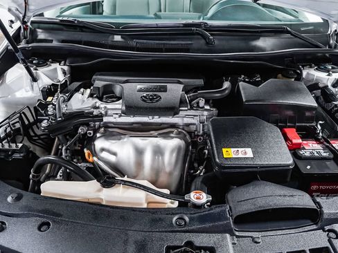 Used 2017 Toyota Camry SE FWD image 29