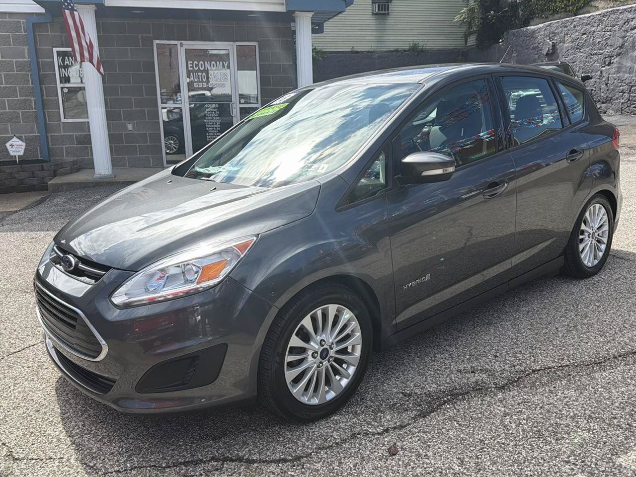 Used 2018 Ford C-MAX SE w/ Cold Weather Package FWD image 1