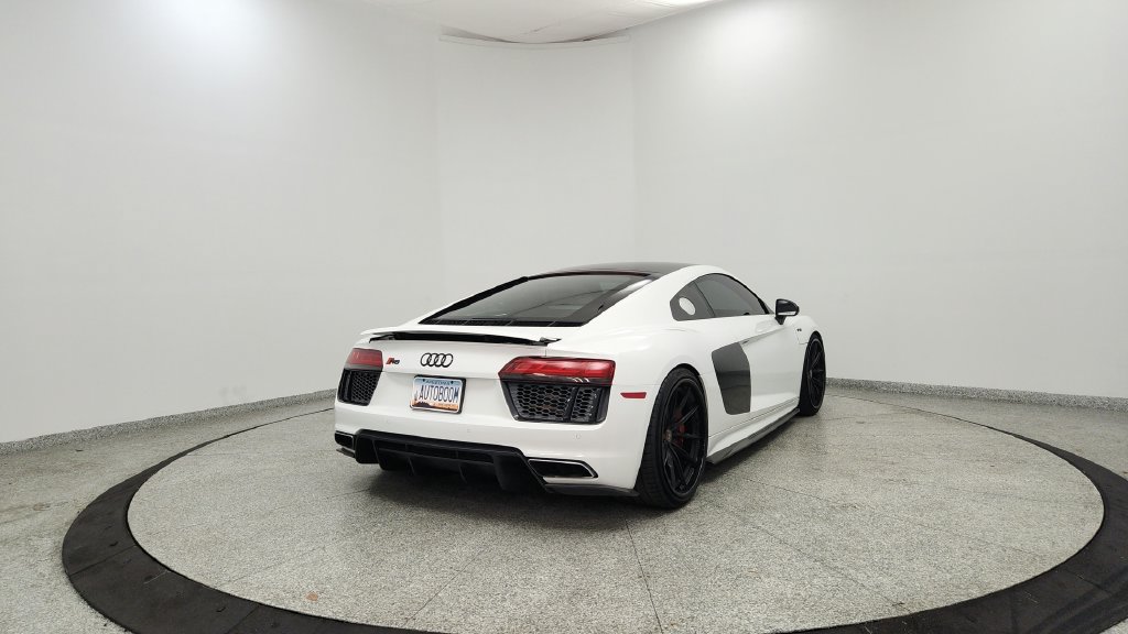 Used 2017 Audi R8 V10 w/ Carbon Exterior Package AWD/4WD image 5