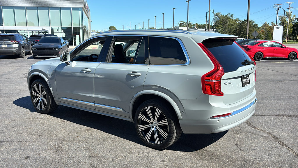Certified 2025 Volvo XC90 T8 Plus w/ Protection Package AWD/4WD image 4