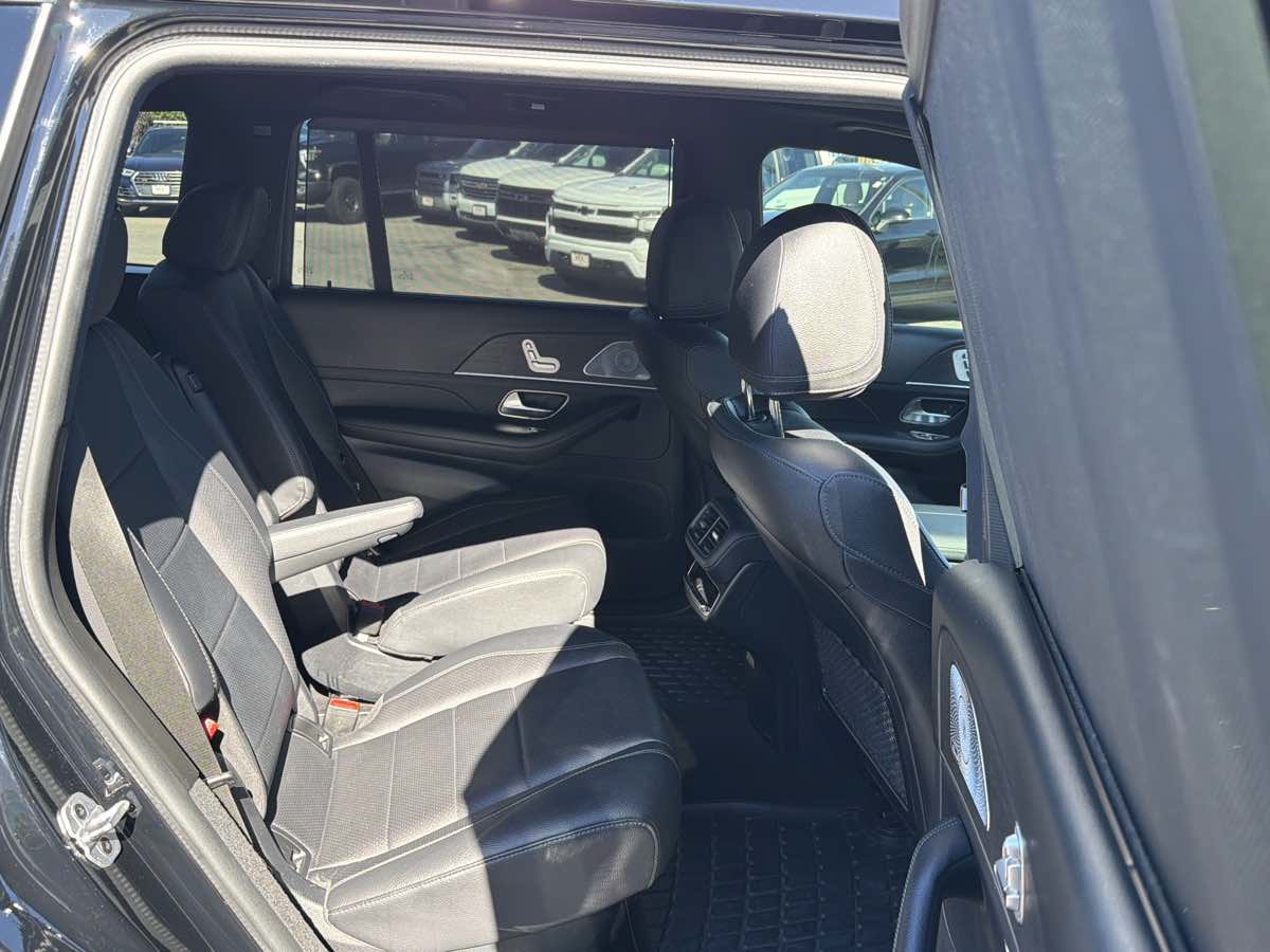 Used 2021 Mercedes-Benz GLS 450 4MATIC image 15