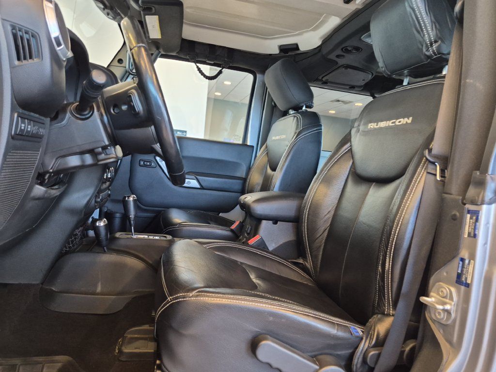 Used 2017 Jeep Wrangler Rubicon w/ Power Convenience Group AWD/4WD image 13