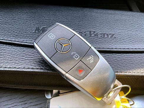 Used 2023 Mercedes-Benz GLS 450 4MATIC image 15