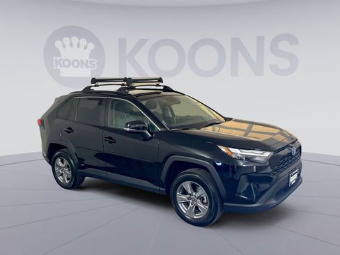 Used 2022 Toyota RAV4 XLE image 8
