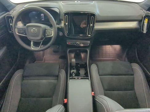 New 2026 Volvo XC40 B5 Ultra w/ Protection Package Premier image 14