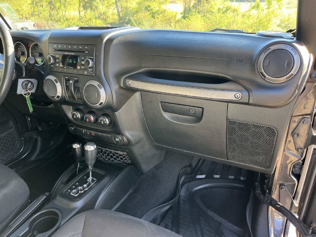 Used 2017 Jeep Wrangler Sport w/ Quick Order Package 24S AWD/4WD image 11