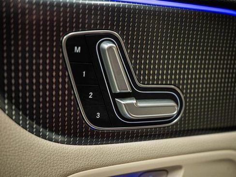 Used 2022 Mercedes-Benz GLA 250 4MATIC w/ Premium Package image 15