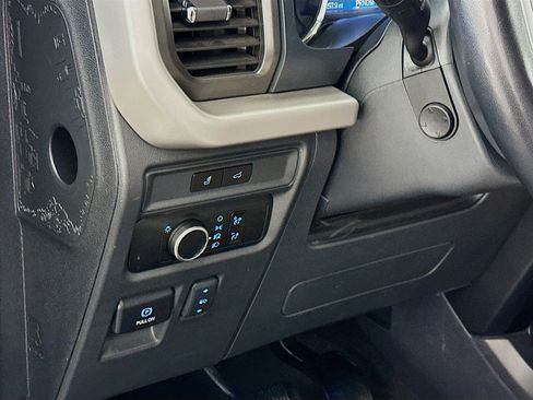 Used 2024 Ford Expedition Max XLT image 17