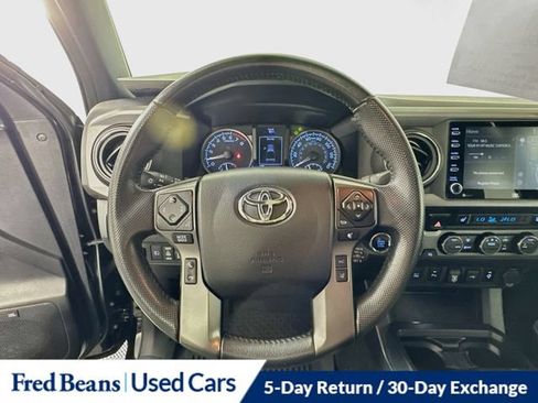 Used 2021 Toyota Tacoma TRD Off-Road w/ TRD Premium Off Road Package AWD/4WD image 16