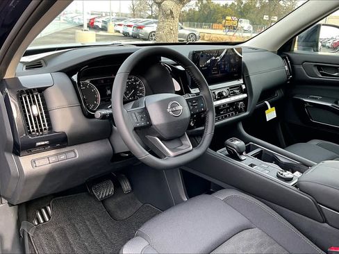 New 2026 Nissan Pathfinder SV image 8