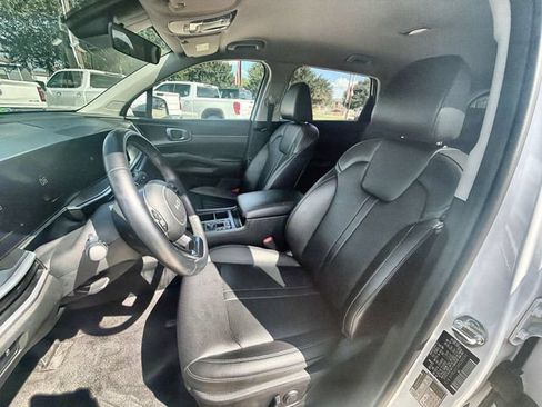 Used 2024 Kia Sorento S AWD/4WD image 18