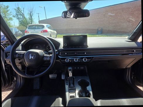 Used 2025 Honda Civic Sport image 12