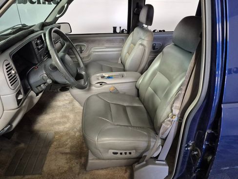 Used 1999 Chevrolet Suburban 2WD w/ Preferred Equipment Group 3 image 9