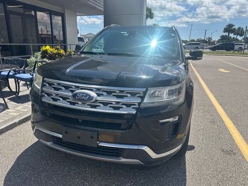 Used 2018 Ford Explorer Limited w/ Equipment Group 301A AWD/4WD image 3
