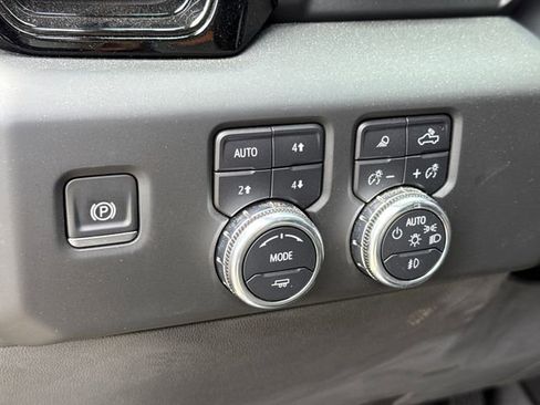 Used 2024 GMC Sierra 1500 AT4 w/ Technology Package image 23