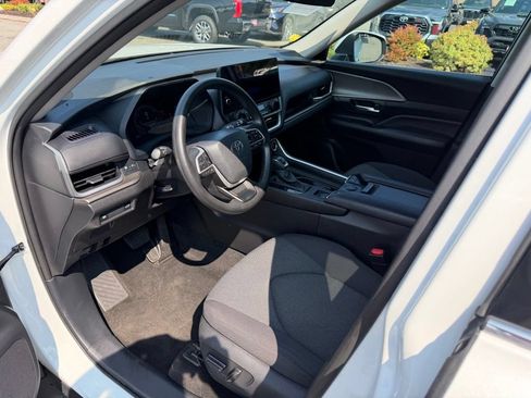 Used 2025 Toyota Grand Highlander AWD Hybrid image 11
