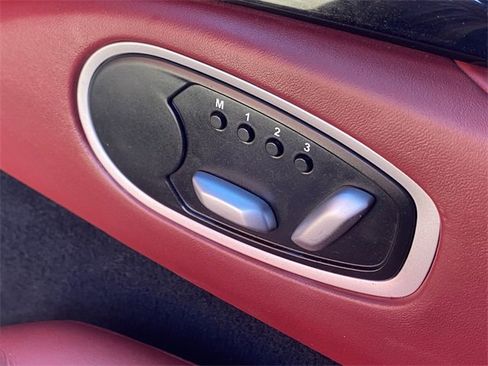 Used 2022 Aston Martin V8 Vantage Roadster image 7