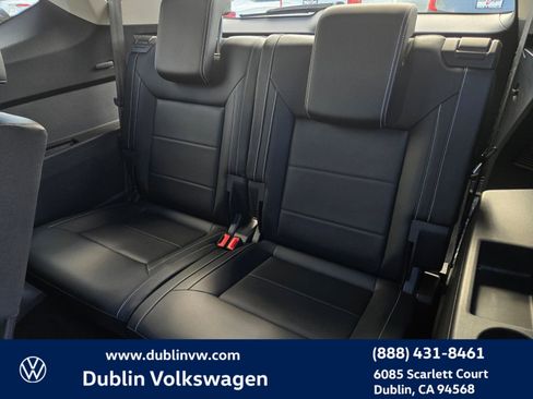 Certified 2023 Volkswagen Atlas SE w/ Panoramic Sunroof Package image 13