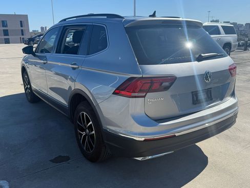 Used 2021 Volkswagen Tiguan SE image 3