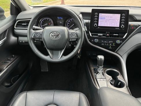 Used 2023 Toyota Camry SE image 9