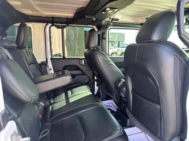 Used 2023 Jeep Wrangler Unlimited Sahara w/ Cold Weather Group AWD/4WD image 16