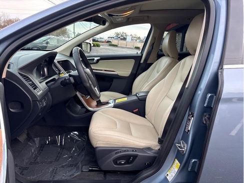 Used 2017 Volvo XC60 T5 Inscription w/ Preferred Option Package image 11