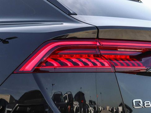 Used 2022 Audi Q8 Premium Plus image 12