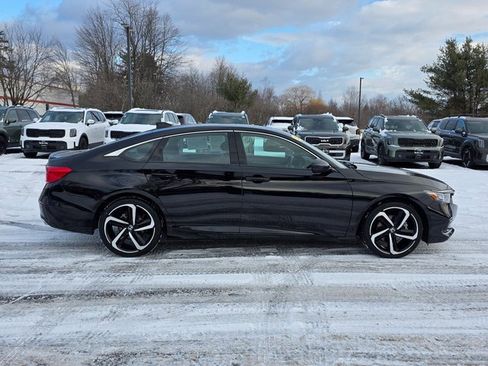 Used 2022 Honda Accord Sport image 9