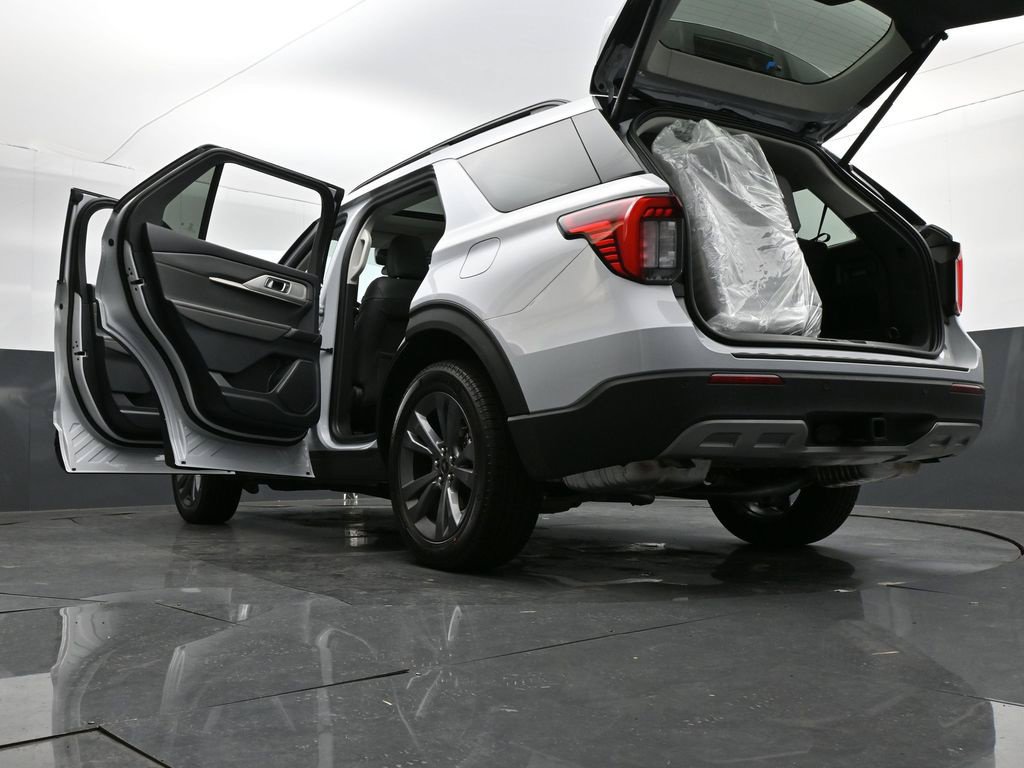 New 2026 Ford Explorer Active w/ Active Comfort Package AWD/4WD image 37