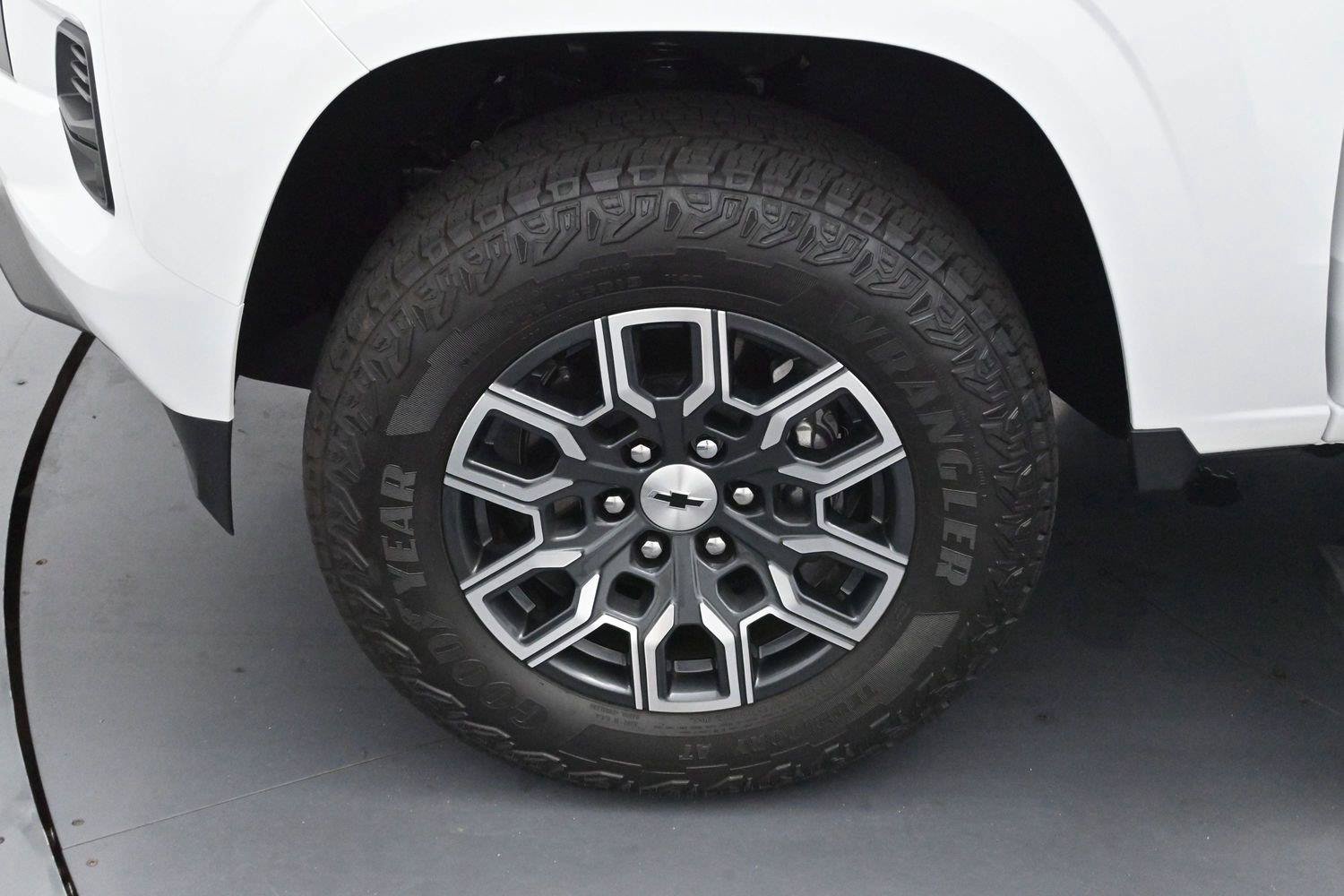 Used 2026 Chevrolet Colorado Z71 AWD/4WD image 30