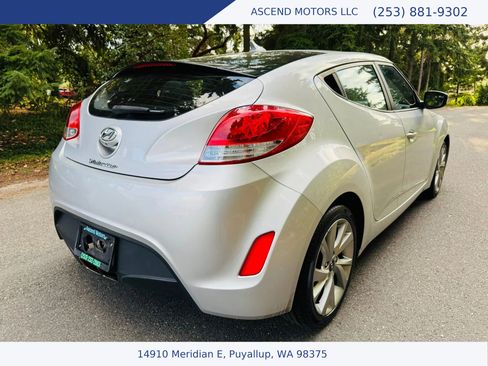 Used 2016 Hyundai Veloster image 5