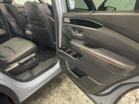 Used 2024 Honda Pilot TrailSport image 22
