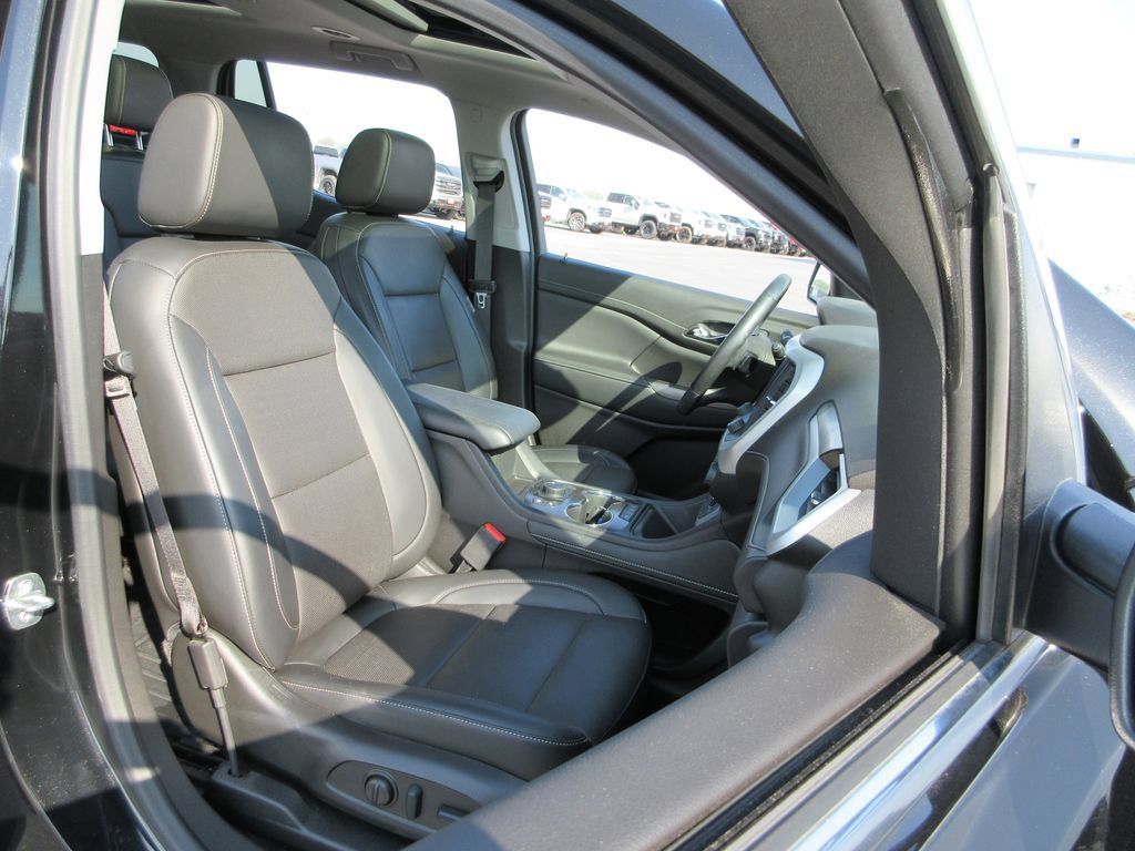 Certified 2022 GMC Acadia SLT w/ Preferred Package FWD image 25