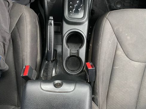 Used 2017 Jeep Wrangler Unlimited Sport image 23