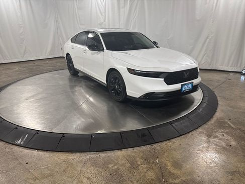 Used 2025 Honda Accord SE image 10