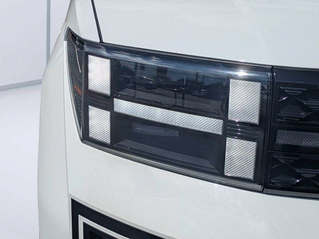 Used 2024 Hyundai Santa Fe Calligraphy FWD image 9
