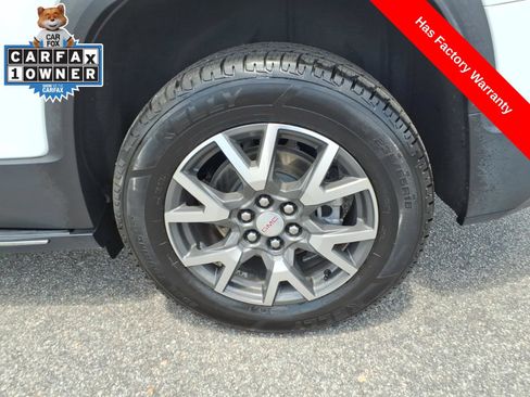 Used 2023 GMC Acadia SLE w/ Driver Convenience Package FWD image 10