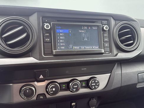 Used 2019 Toyota Tacoma SR image 13