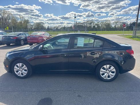 Used 2015 Chevrolet Cruze LS FWD image 8