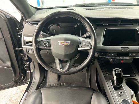 Used 2020 Cadillac XT4 Premium Luxury AWD/4WD image 19