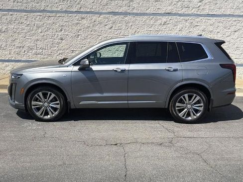 Certified 2022 Cadillac XT6 Premium Luxury AWD/4WD image 2