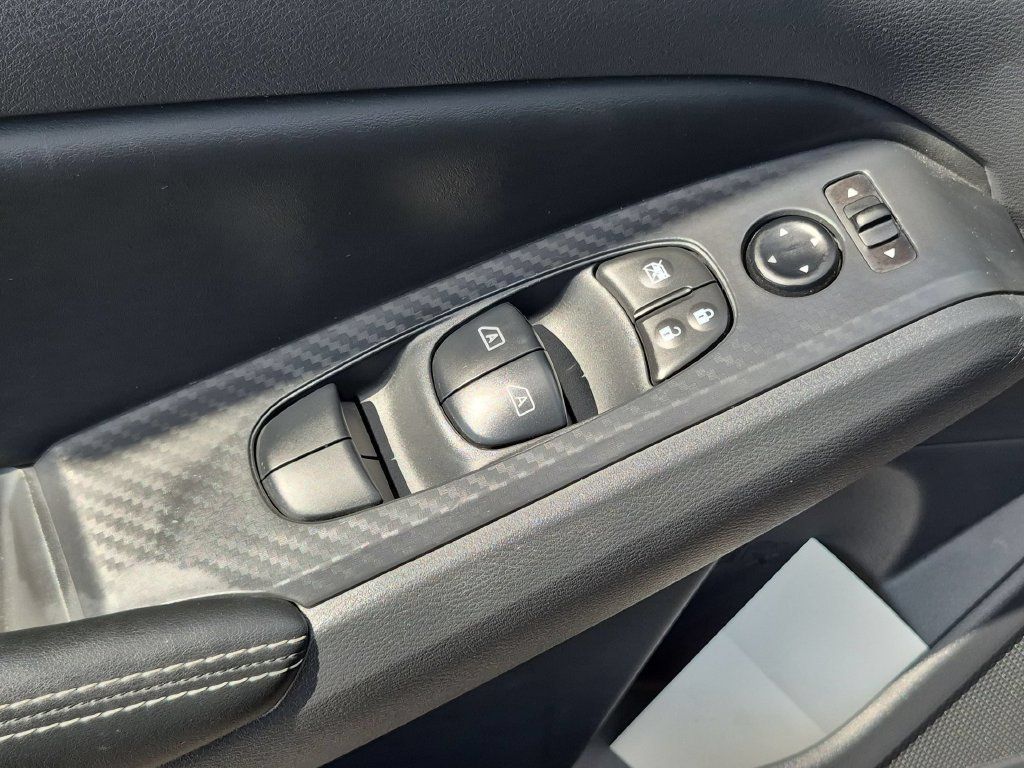 Used 2025 Nissan Altima 2.5 SV AWD/4WD image 13