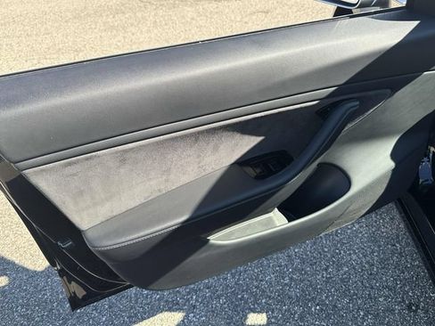 Used 2018 Tesla Model 3 Long Range RWD image 19