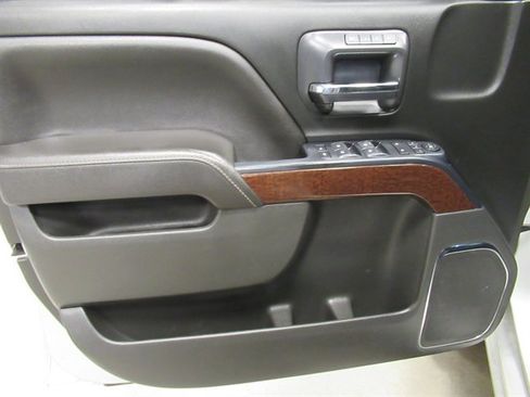 Used 2018 GMC Sierra 1500 SLT w/ SLT Preferred Package image 17